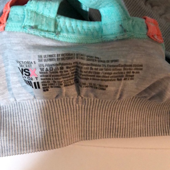 Like new VS Ultimate Strappy sports bra - Picture 3 of 3